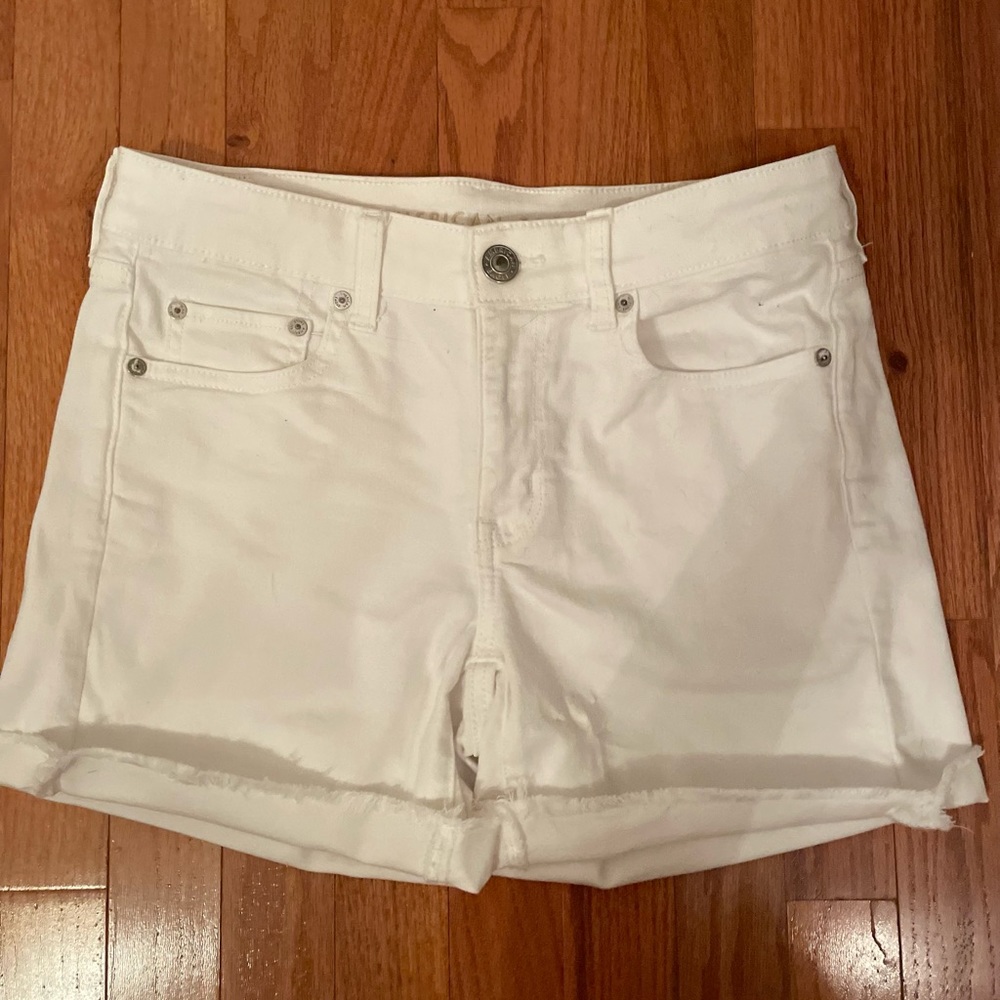 American Eagle, Super Stretch shorts- white 🤍